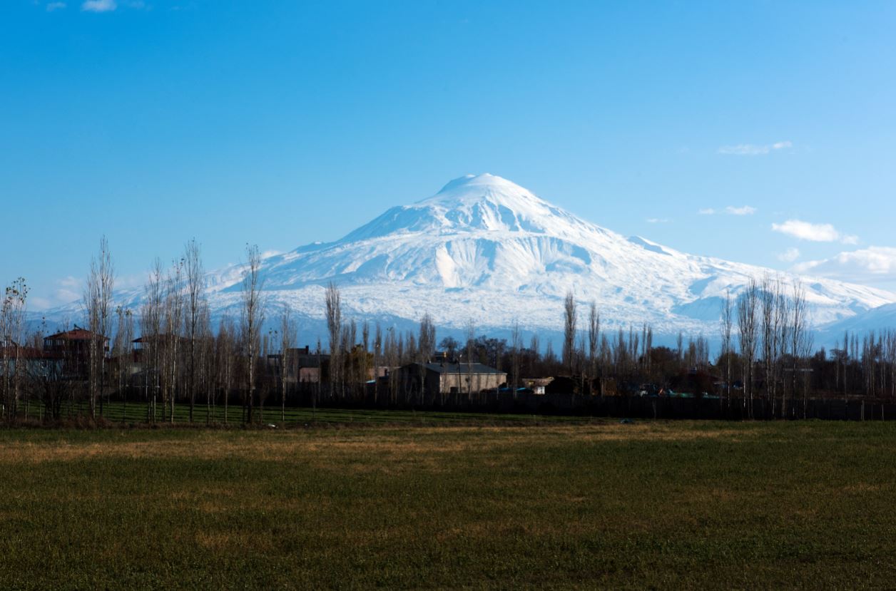 mount ararat in Igdir