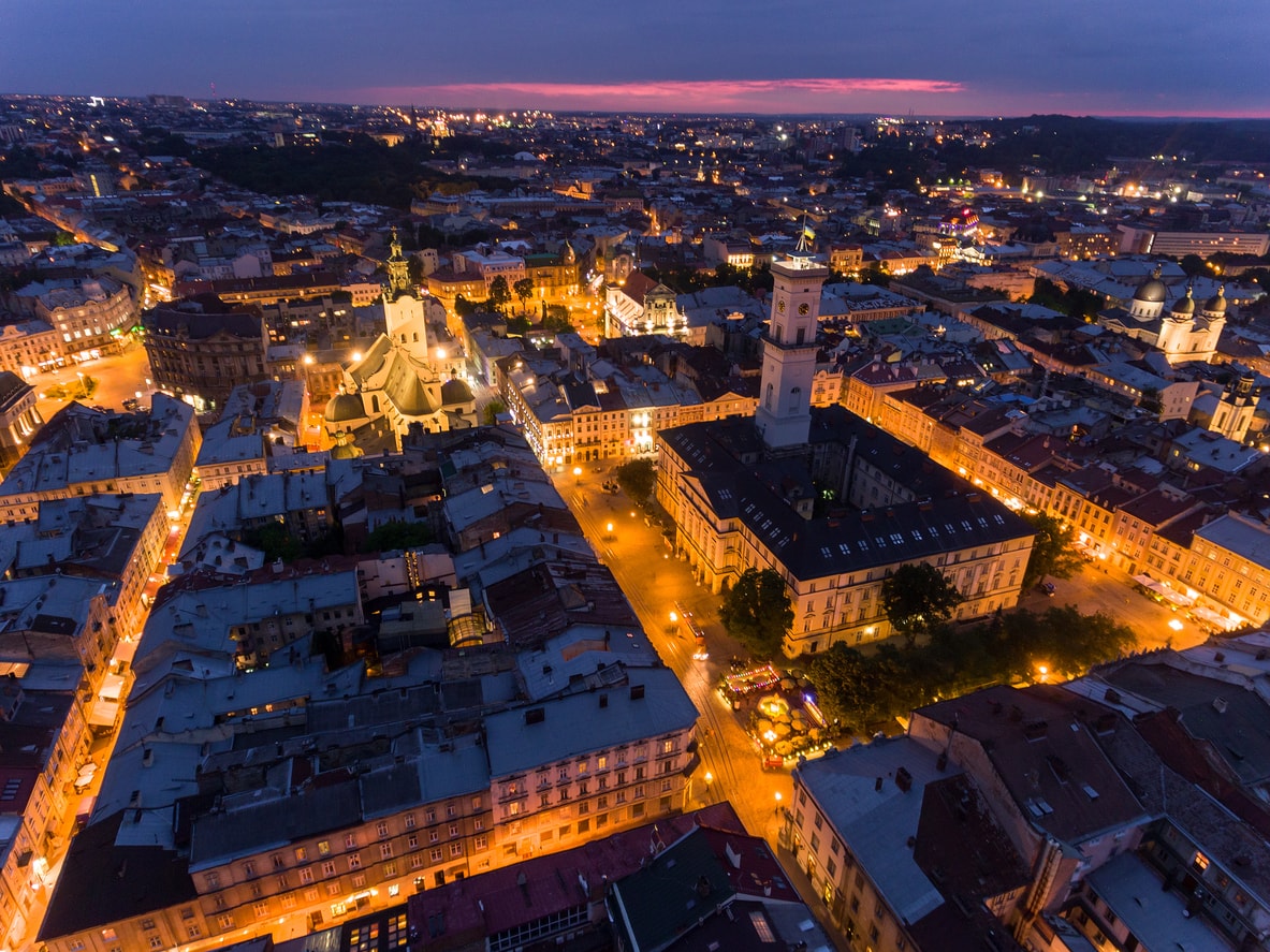 Lviv şehri gece hayatı