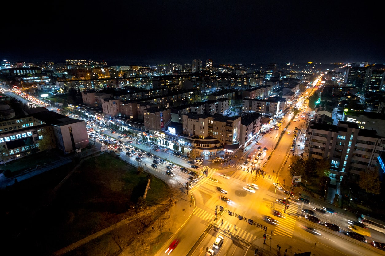 Pristine şehri gece hayatı