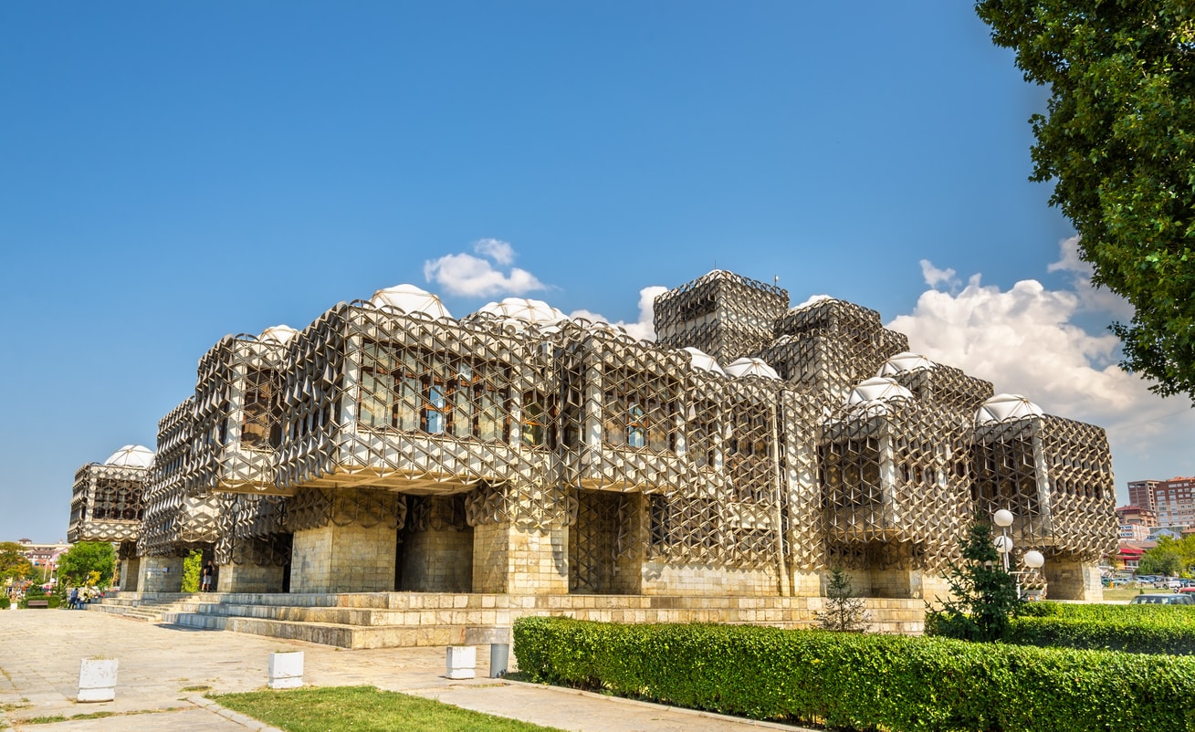 Pristine şehir kütüphanesi