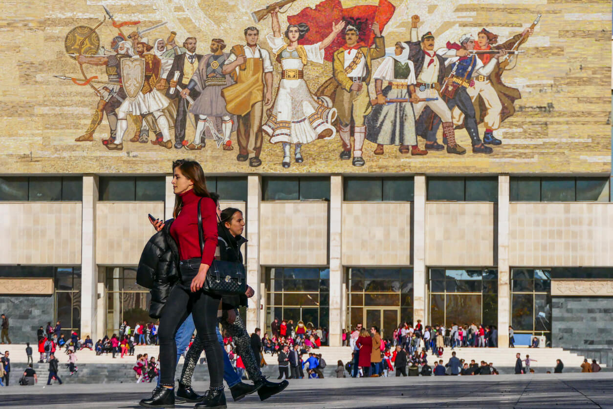 Tiran Skanderbeg Meydanı Mural