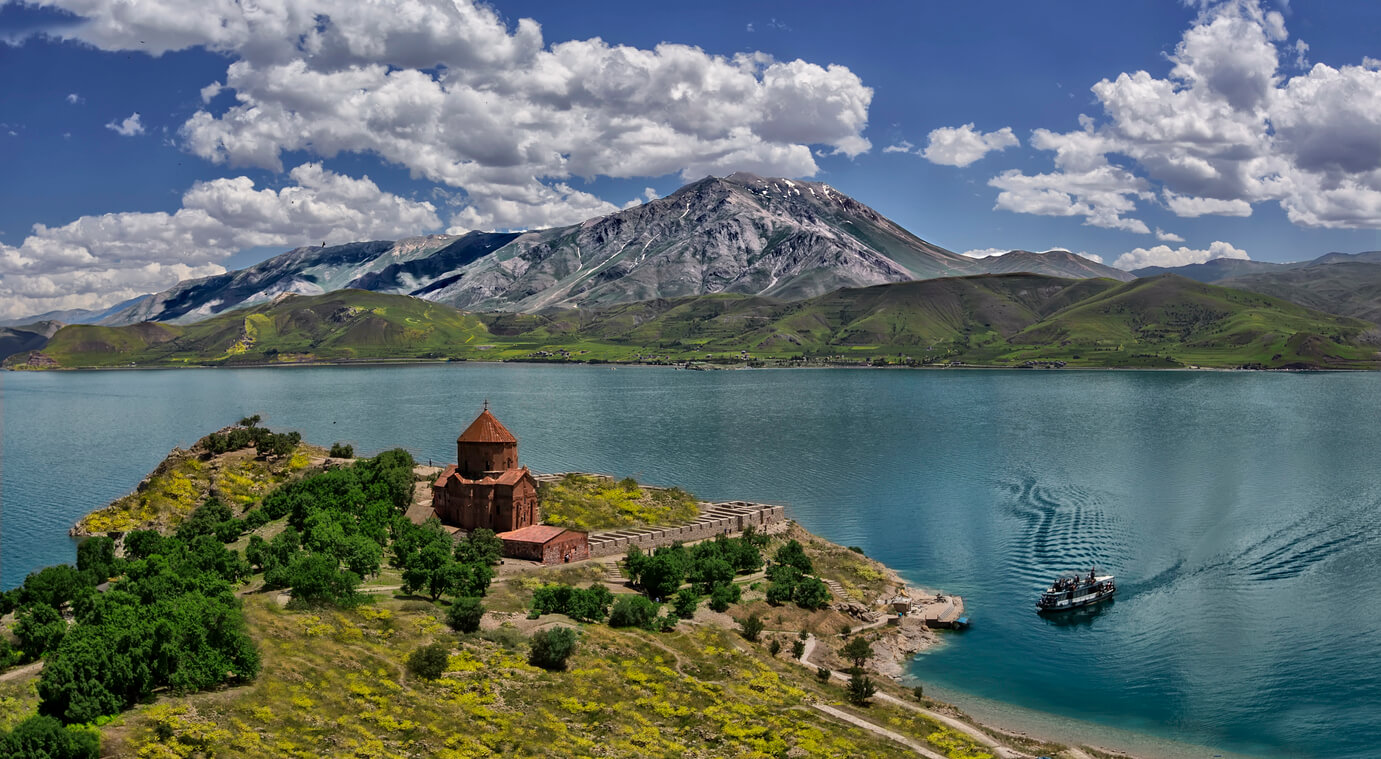 van gölü ve akdamar adası